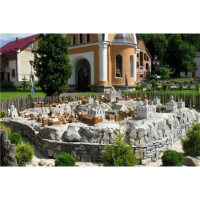 Весняні барви Карпат